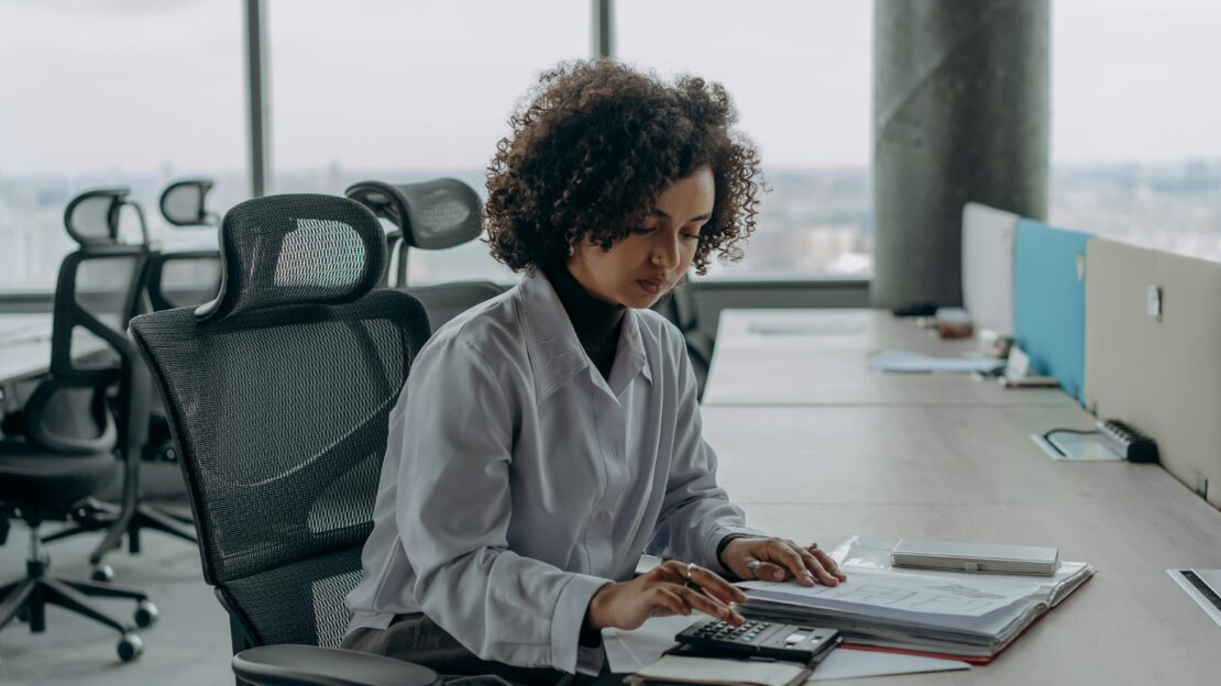 pexels-mikhail-nilov-8297221